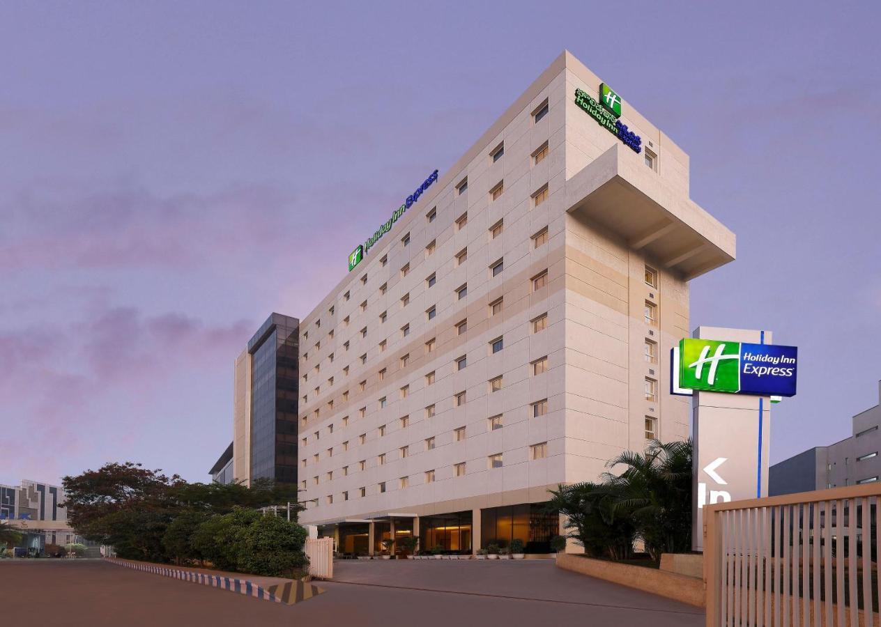 Holiday Inn Express Hyderabad Hitec City By Ihg Exterior foto