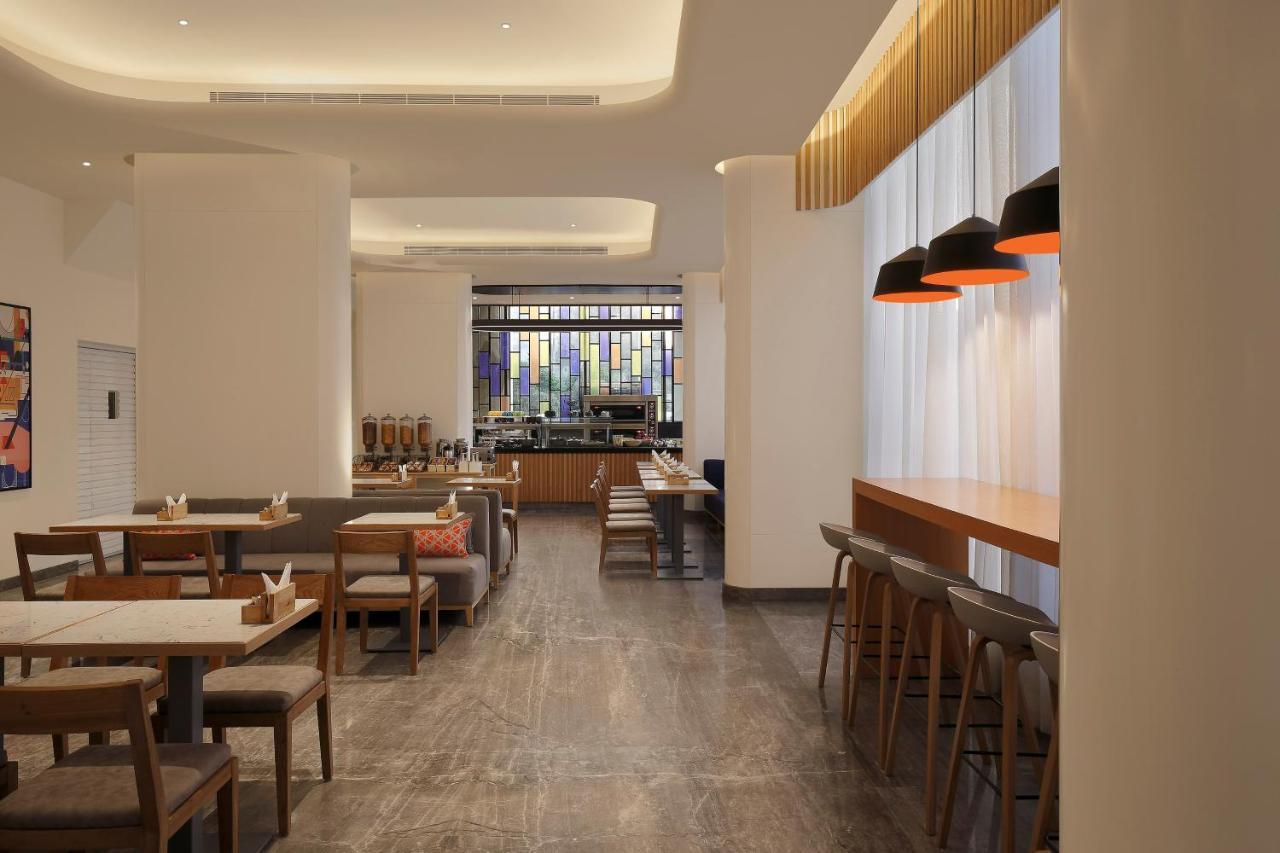 Holiday Inn Express Hyderabad Hitec City By Ihg Exterior foto